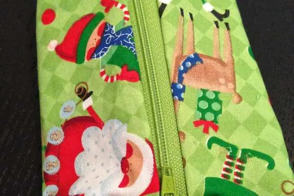 Third Day of Christmas: DIY Mini Makeup Bag Tutorial by