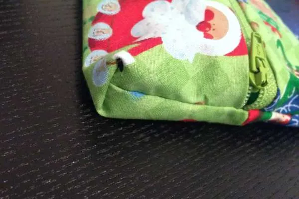 Third Day of Christmas: DIY Mini Makeup Bag Tutorial by